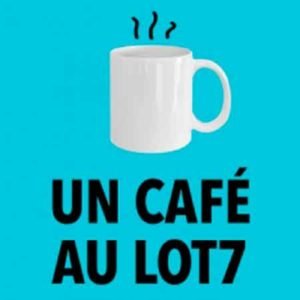 Illustration du podcast "un café au lot7" avec l'illustration du tasse fumante